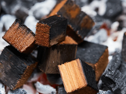 Barbecook Hout Chunks Eik Whisky 900g sfeerfoto
